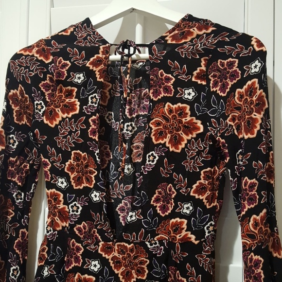 SOLD ❌Floral Print Mini Bell Sleeve Dress❌ - Picture 2 of 5